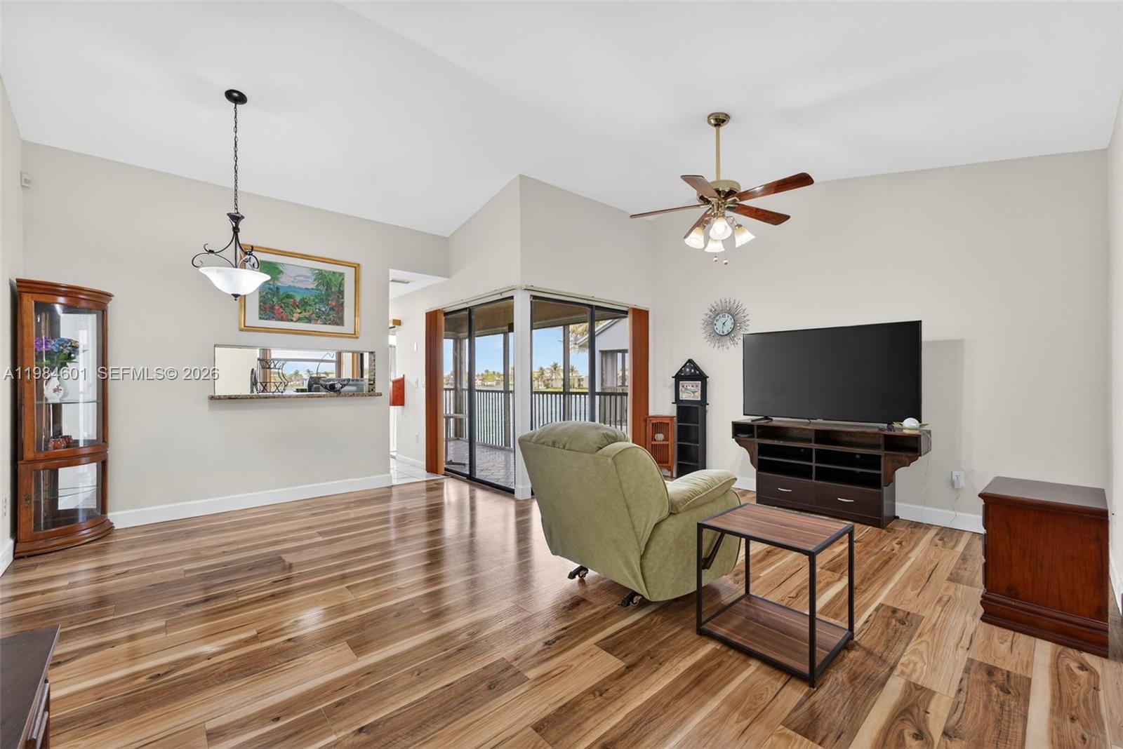 LAKESHORE CONDO 6 - Residential