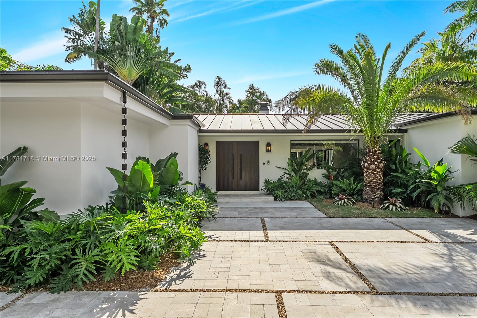 Rental Property at 325 Gulf Rd, Key Biscayne, Miami-Dade County, Florida - Bedrooms: 4 
Bathrooms: 4  - $28,500 MO.