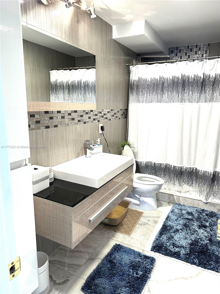 GOLDEN HORN SOUTH CONDO - Residential