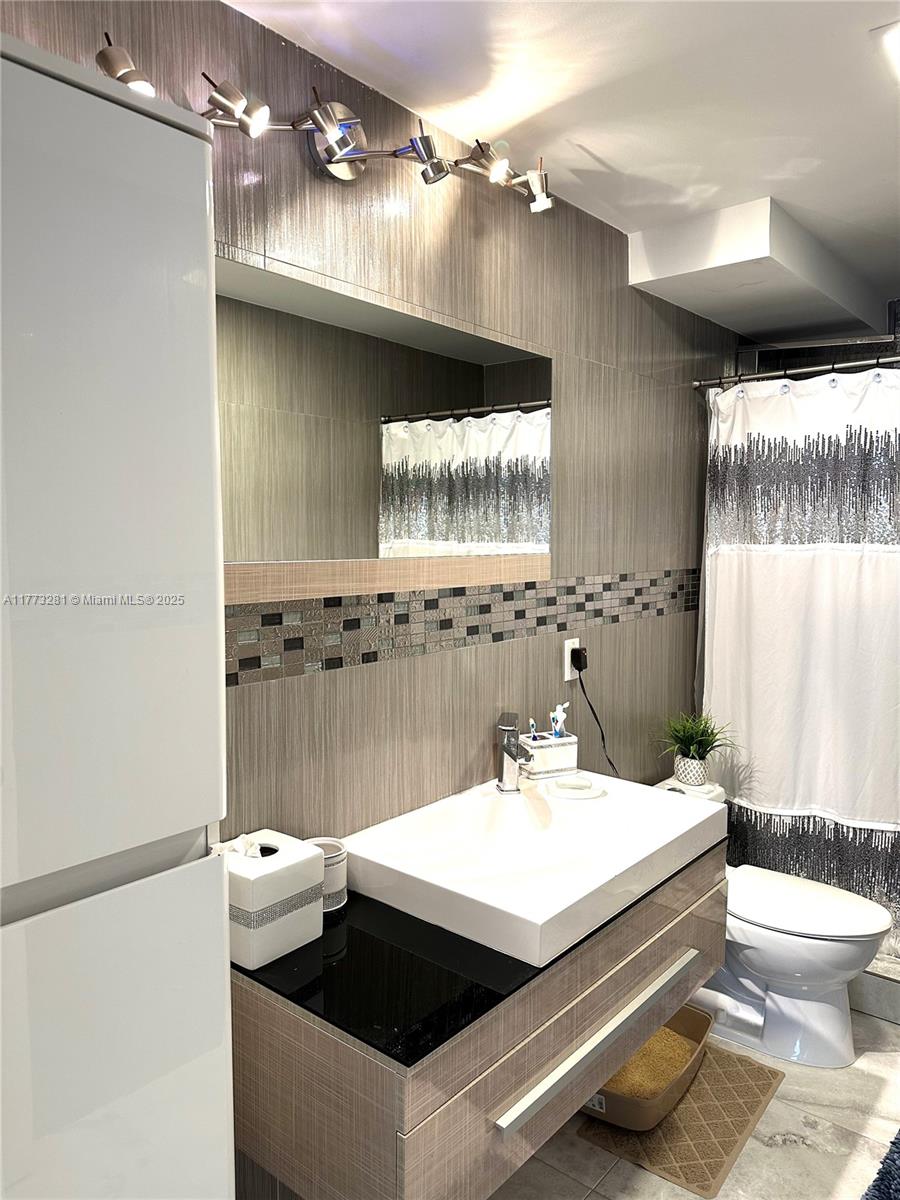 GOLDEN HORN SOUTH CONDO - Residential