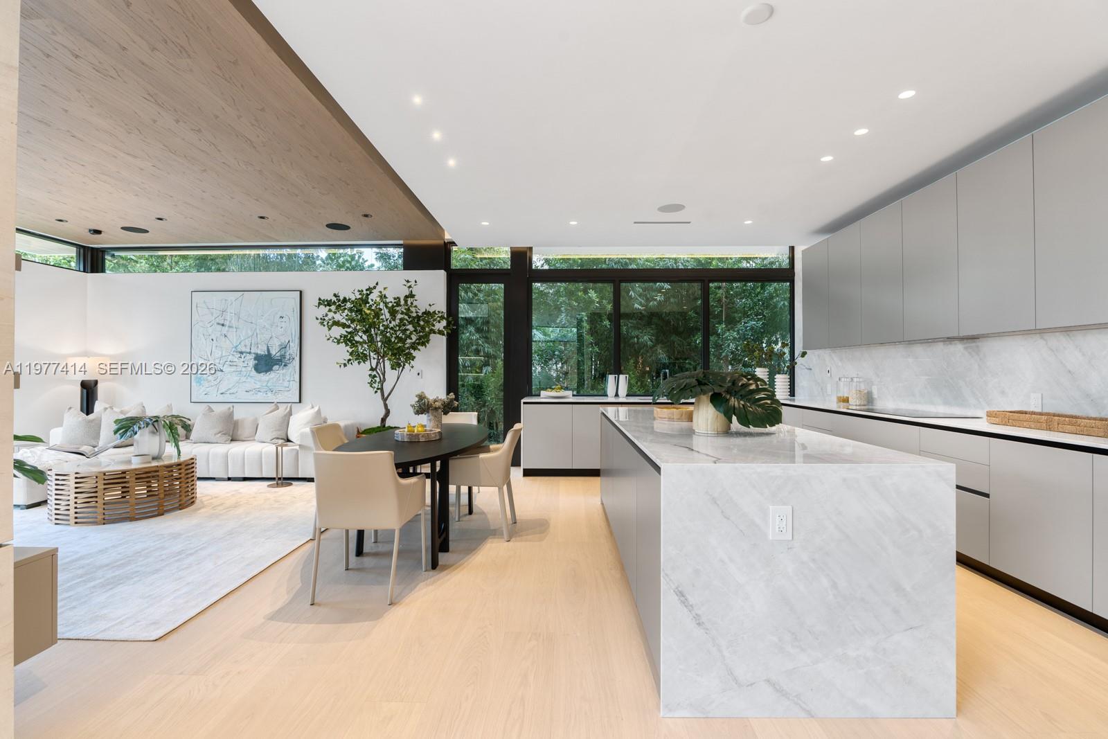 SUNSET ISLANDS-ISLAND NO - Residential