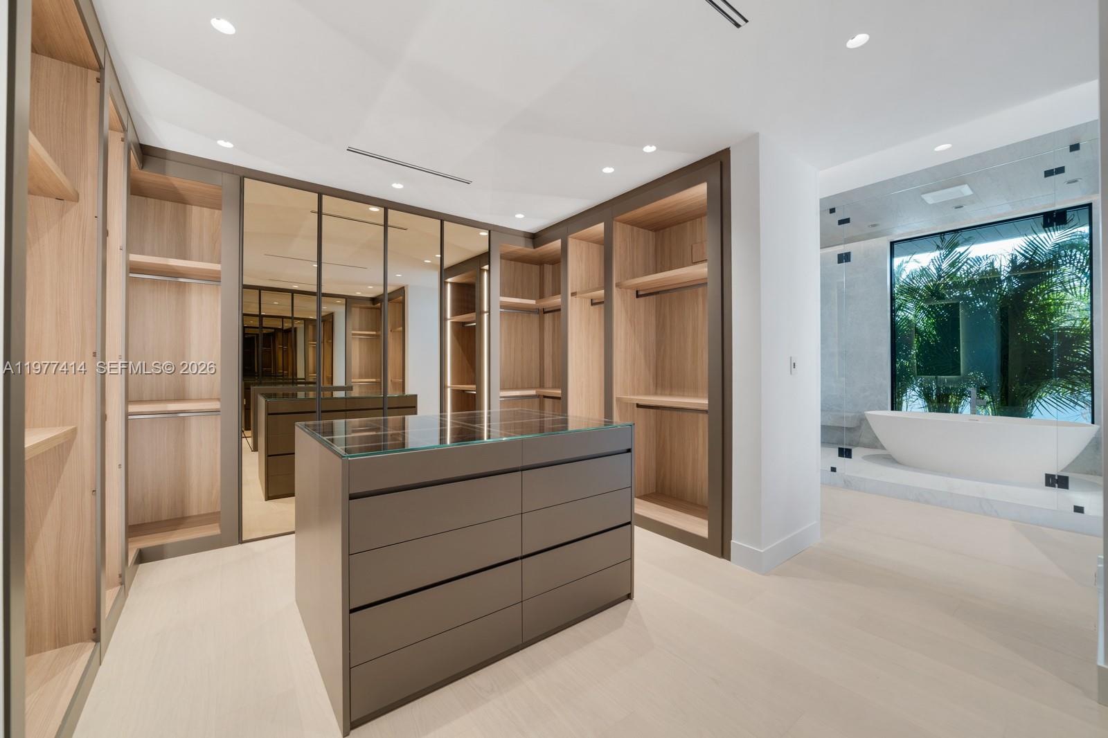 SUNSET ISLANDS-ISLAND NO - Residential