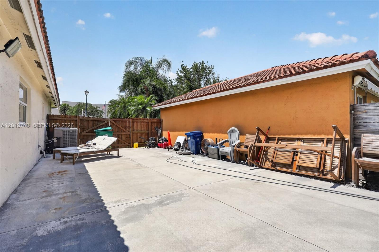 SPANISH LAKES 1ST ADDN - Residential