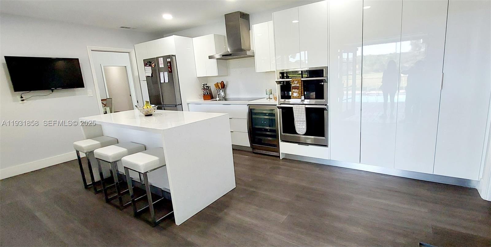 COUNTRY CLUB OF MIAMI EST - Residential