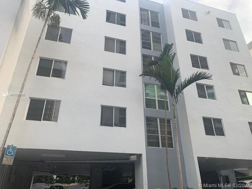 Centrally located 2 bed/1bath apartment in Brickell. Walking distance from Brickell City Centre. Steps away from Downtown Miami, Calle 8, I-95, Key Biscayne, plenty of restaurants and nightlife entertainment. New washer and dryer inside unit and new kitchen appliances. Freshly painted. Gated secure parking inside building with remote control access. One covered parking space assigned plus guest parking. Water and  basic cable included. Association approval required. No pets.
