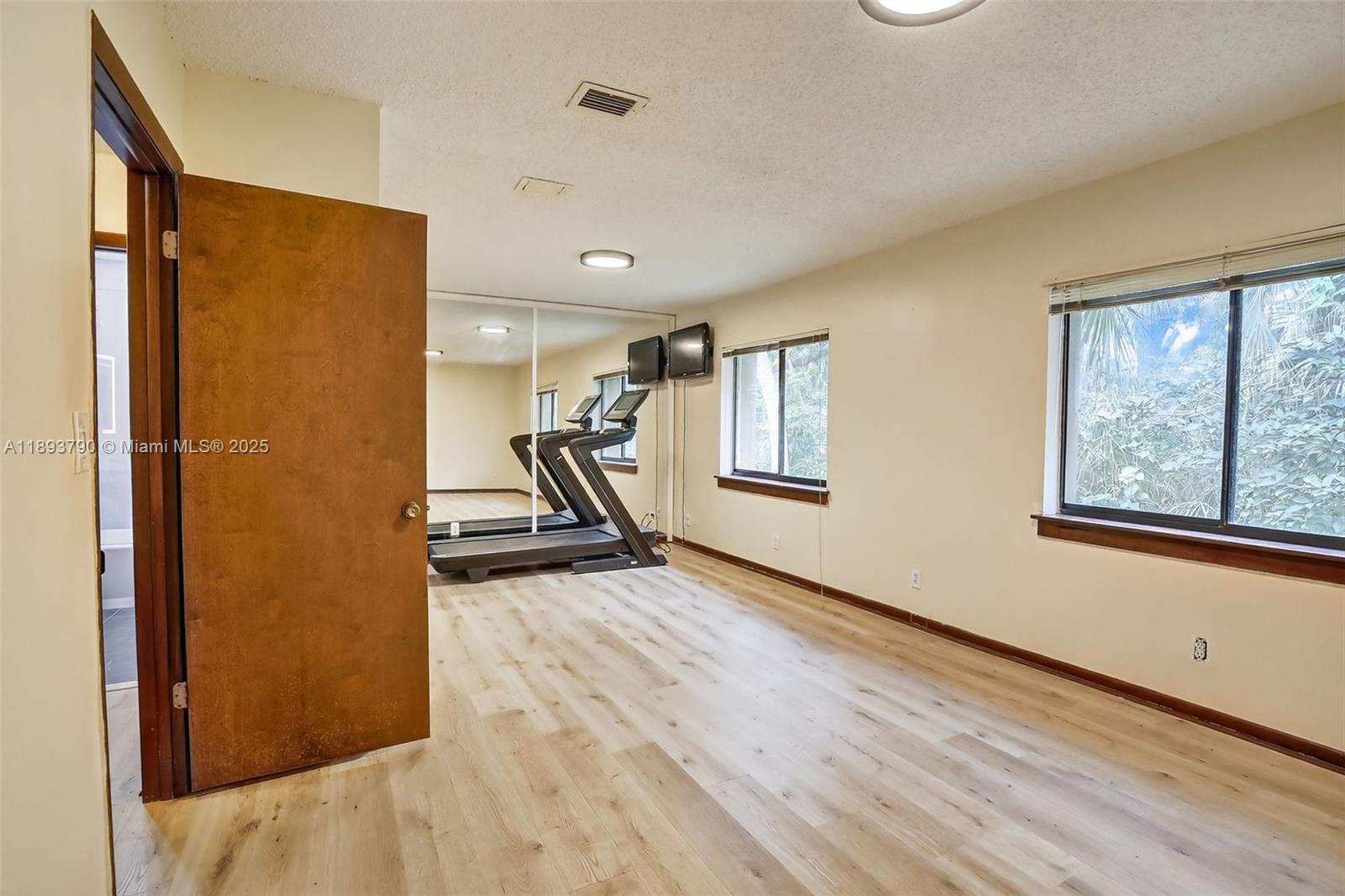 WIMBLEDON AT JACARANDA CO - Residential