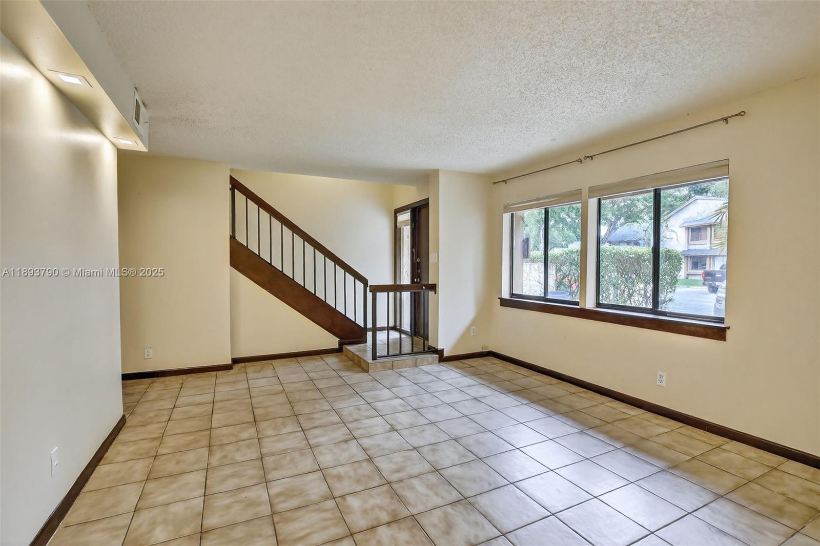 247 Wimbledon Lake Dr
