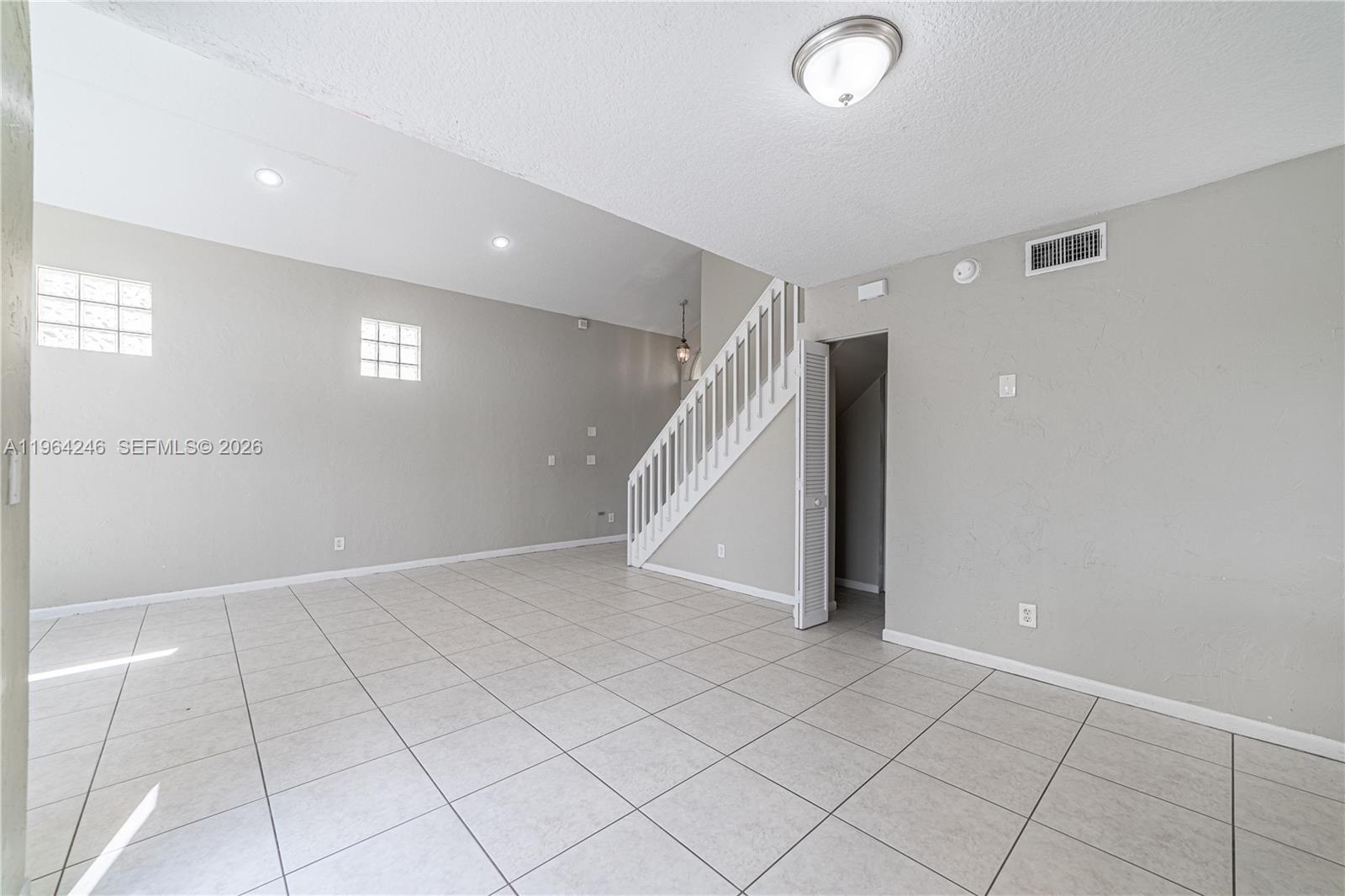 U S LEND LEASE PLAT NO ON - Residential