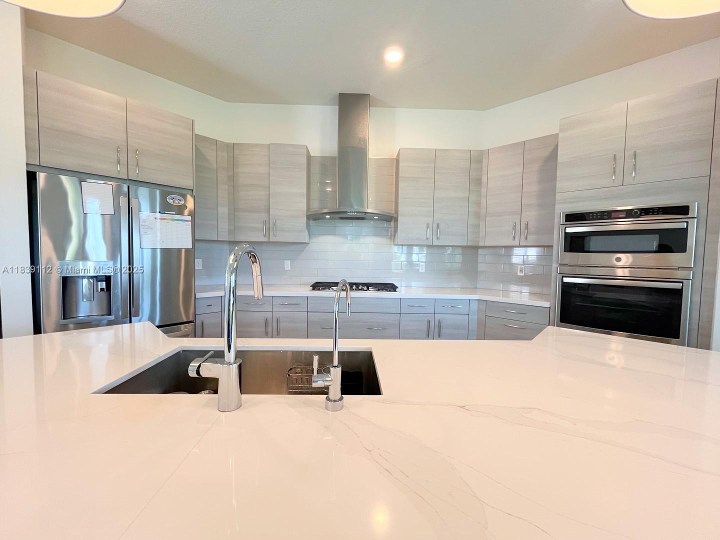 10711 Aqua Ct .