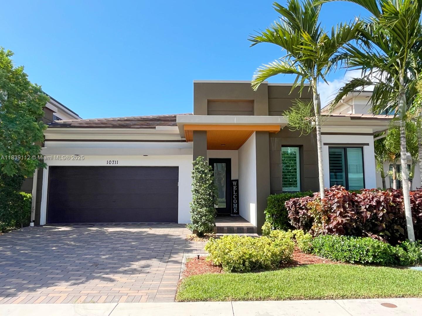 10711 Aqua Ct .