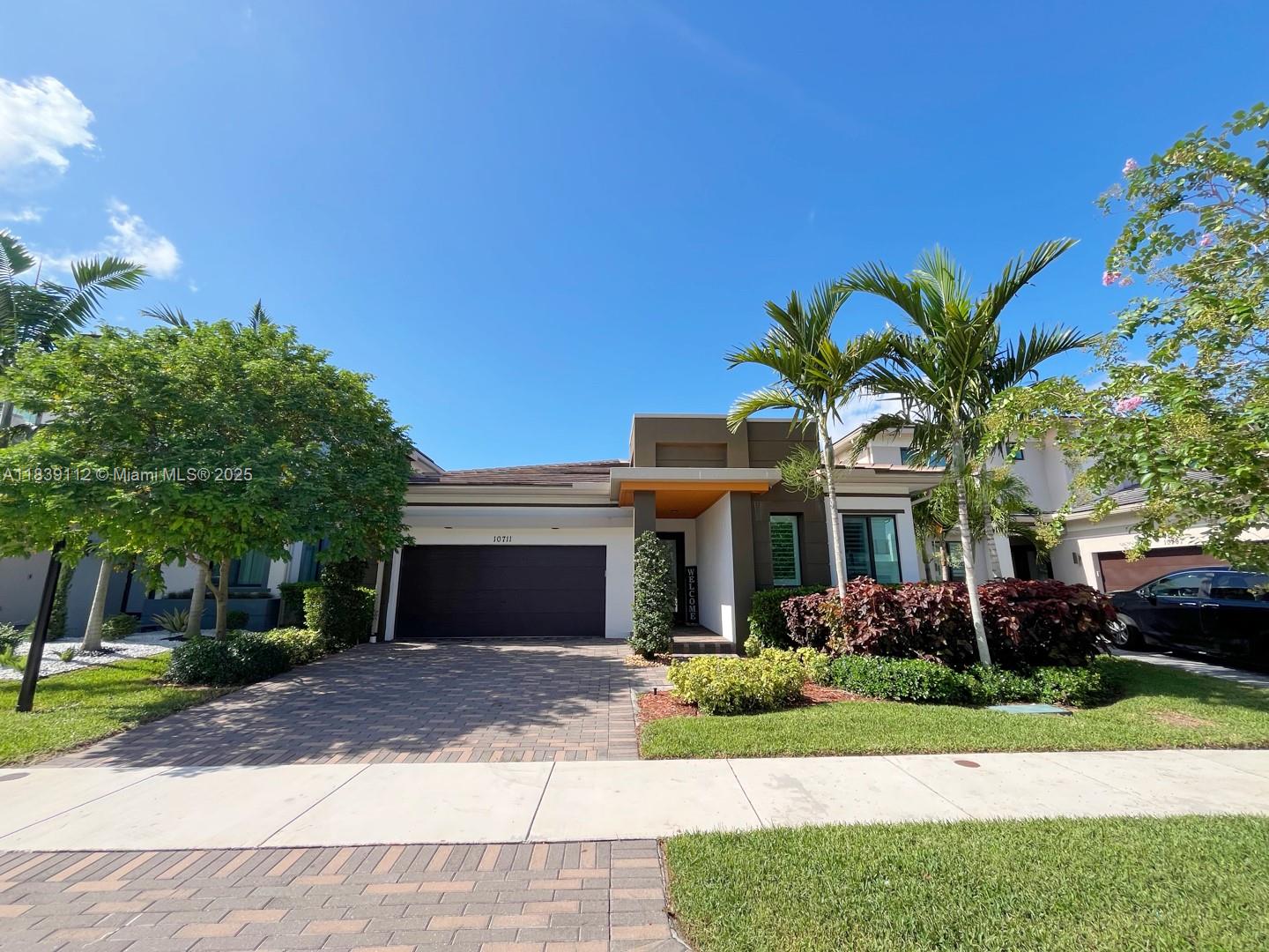10711 Aqua Ct .