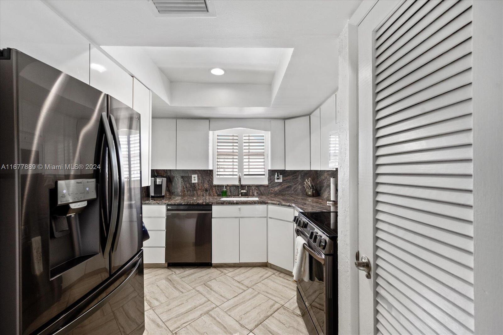 HAMPSHIRE ARMS CONDO APTS - Residential Lease