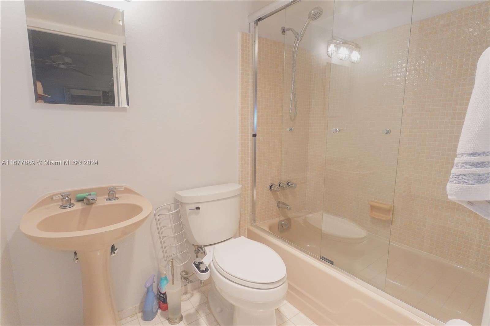 HAMPSHIRE ARMS CONDO APTS - Residential Lease