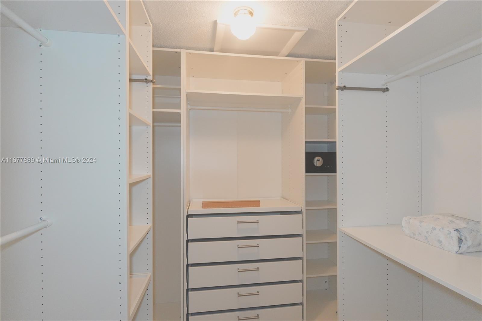 HAMPSHIRE ARMS CONDO APTS - Residential Lease