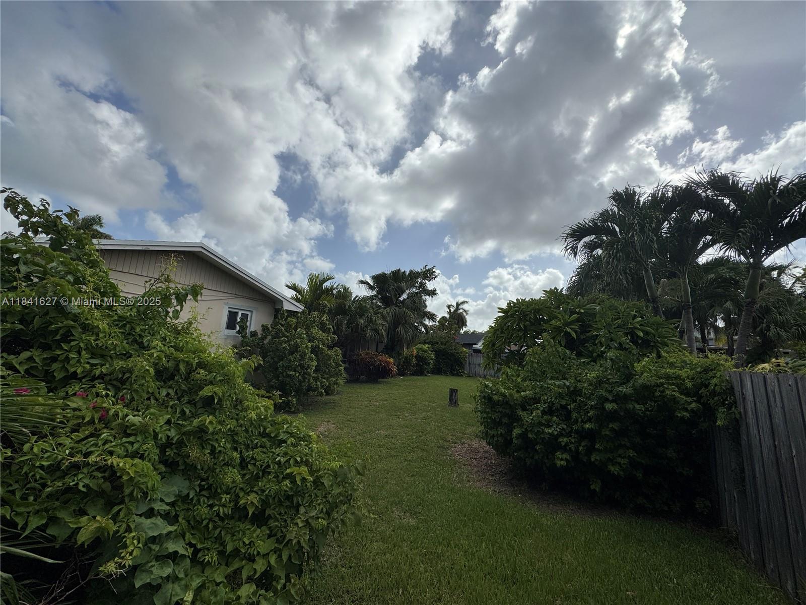 SAGA BAY SEC 1 - Residential