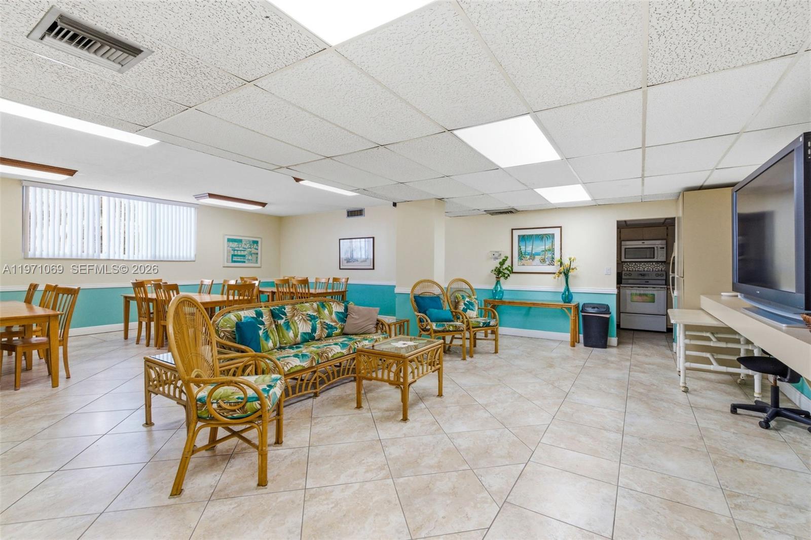 CAMBRIDGE TOWERS CONDO - Residential