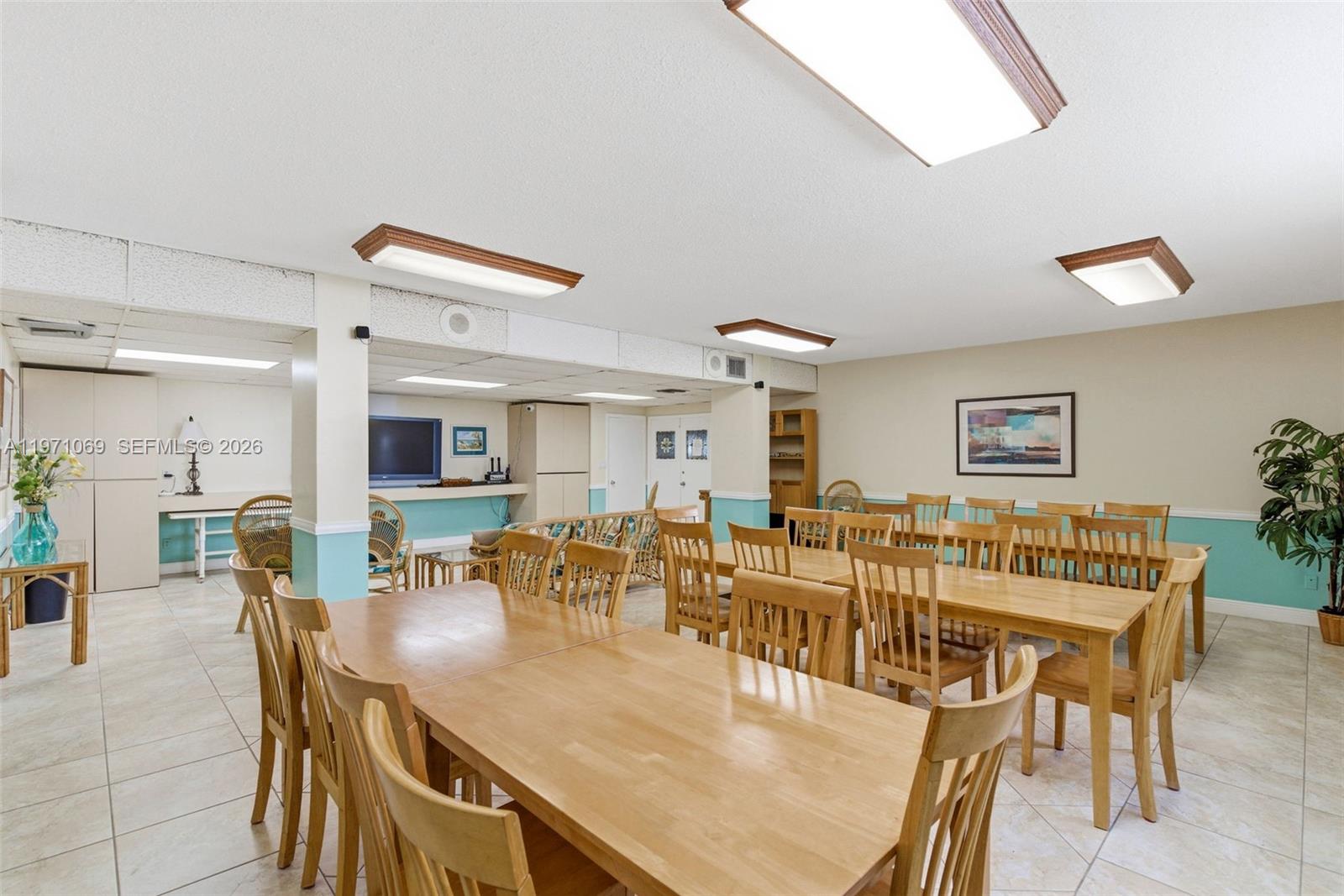 CAMBRIDGE TOWERS CONDO - Residential