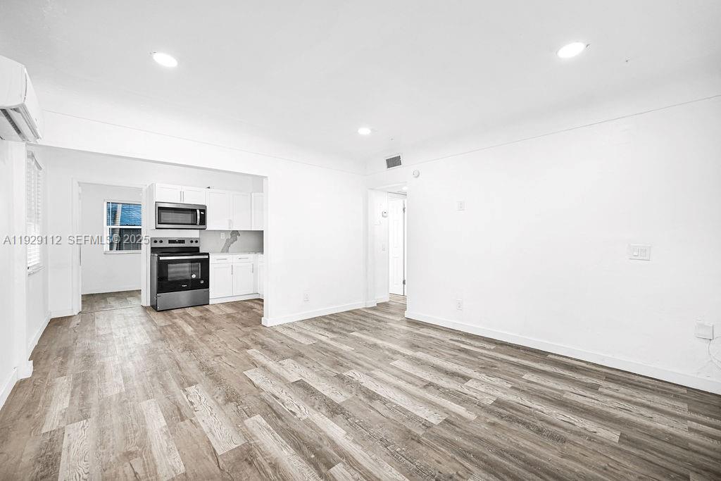 FLORAL HEIGHTS - Residential Lease