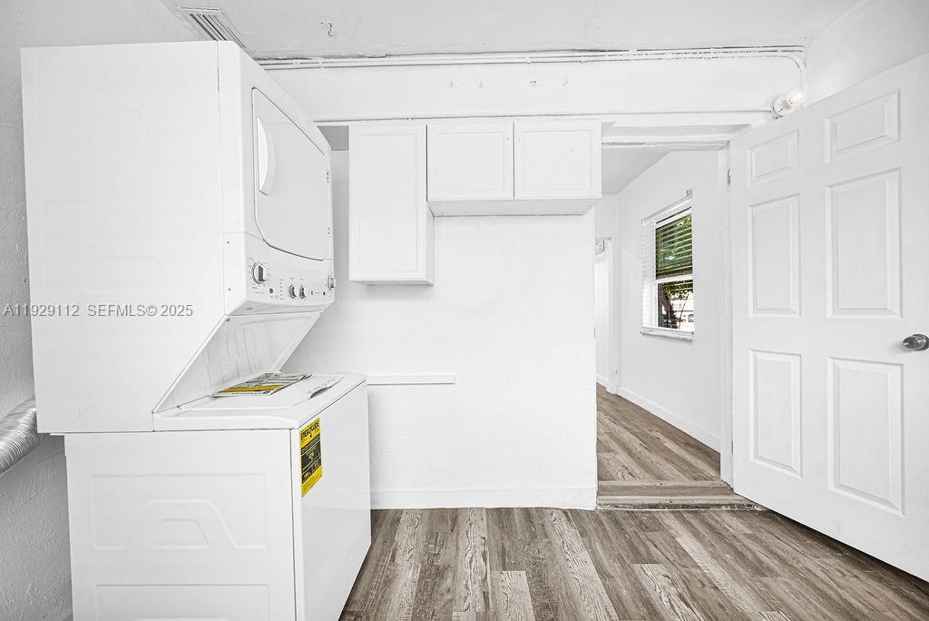 FLORAL HEIGHTS - Residential Lease