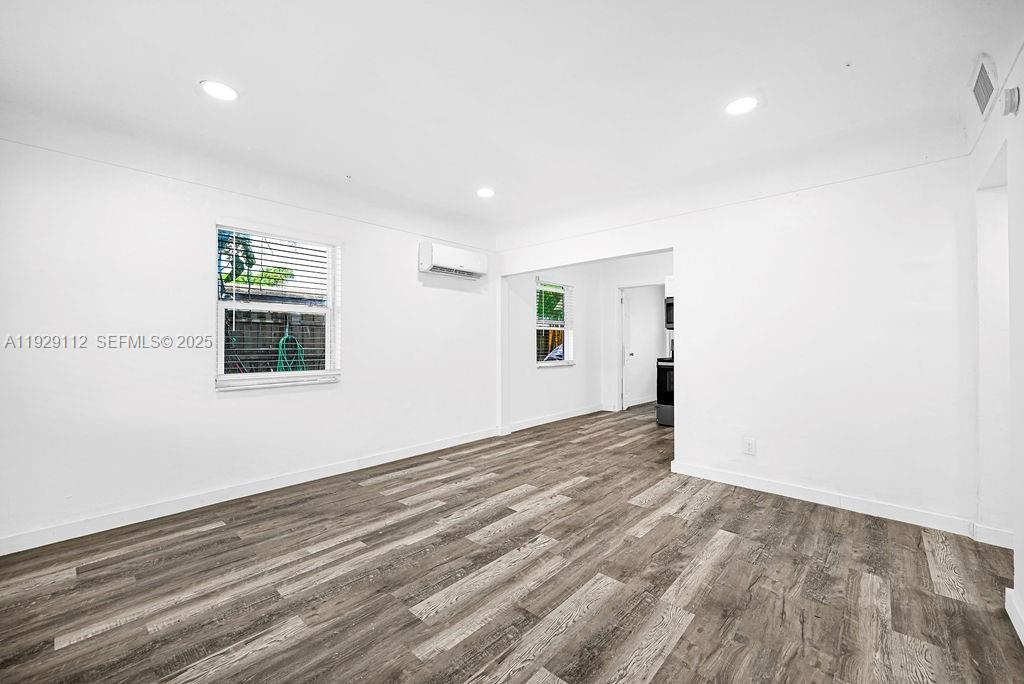 FLORAL HEIGHTS - Residential Lease