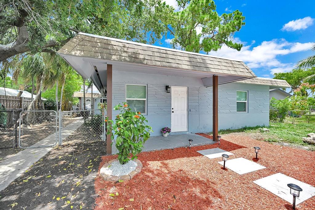 FLORAL HEIGHTS - Residential Lease