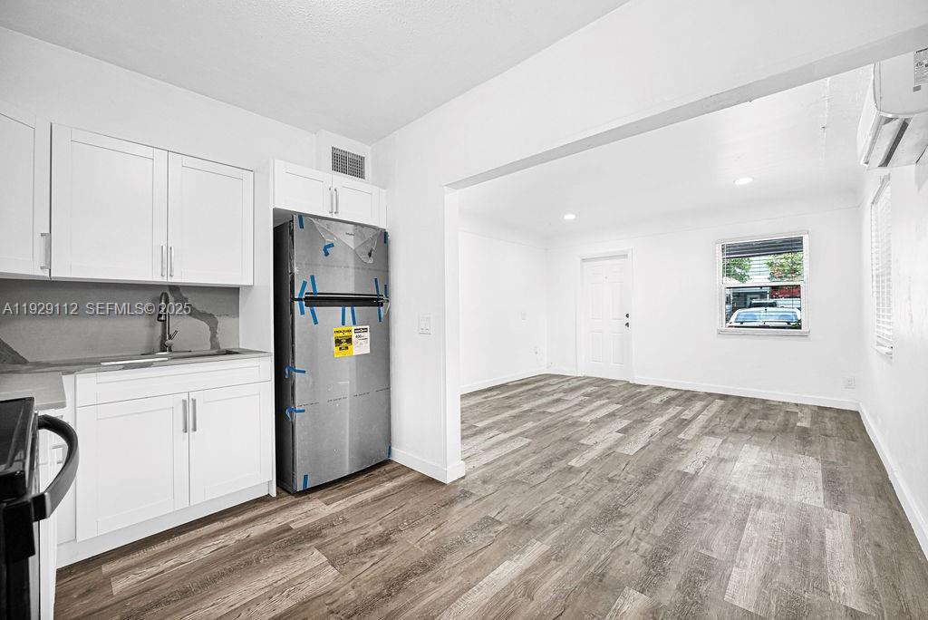 FLORAL HEIGHTS - Residential Lease