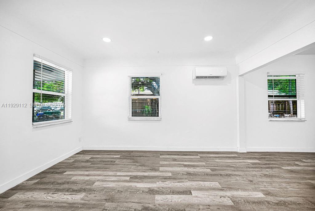 FLORAL HEIGHTS - Residential Lease