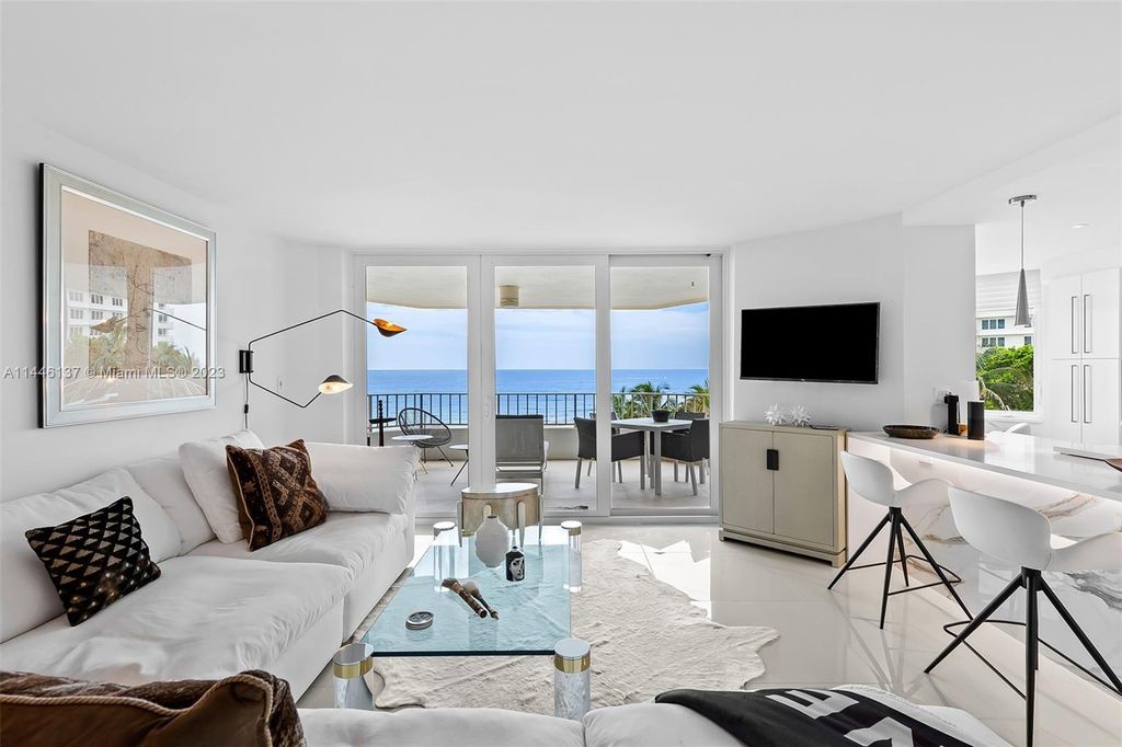 Photo of 550 S Ocean Blvd #406, Boca Raton, FL 33432 (MLS # A11446137)