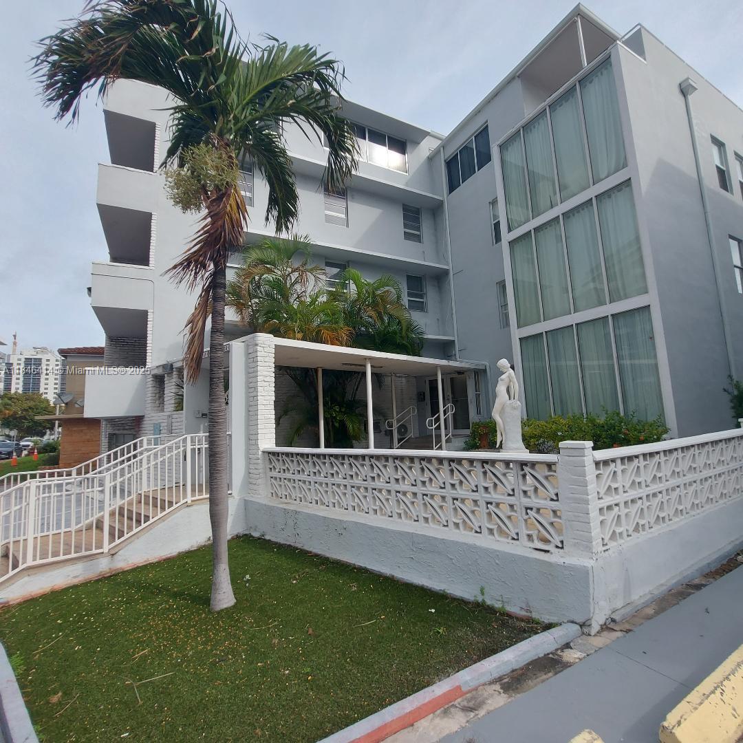 Great Investment, 1/1, rented, 1 block from Collins Avenue, small private building with low maintenance. It has been recently remodeled. A unique opportunity to own a nice apartment in a fast growing area in Miami Beach just steps from the beach.