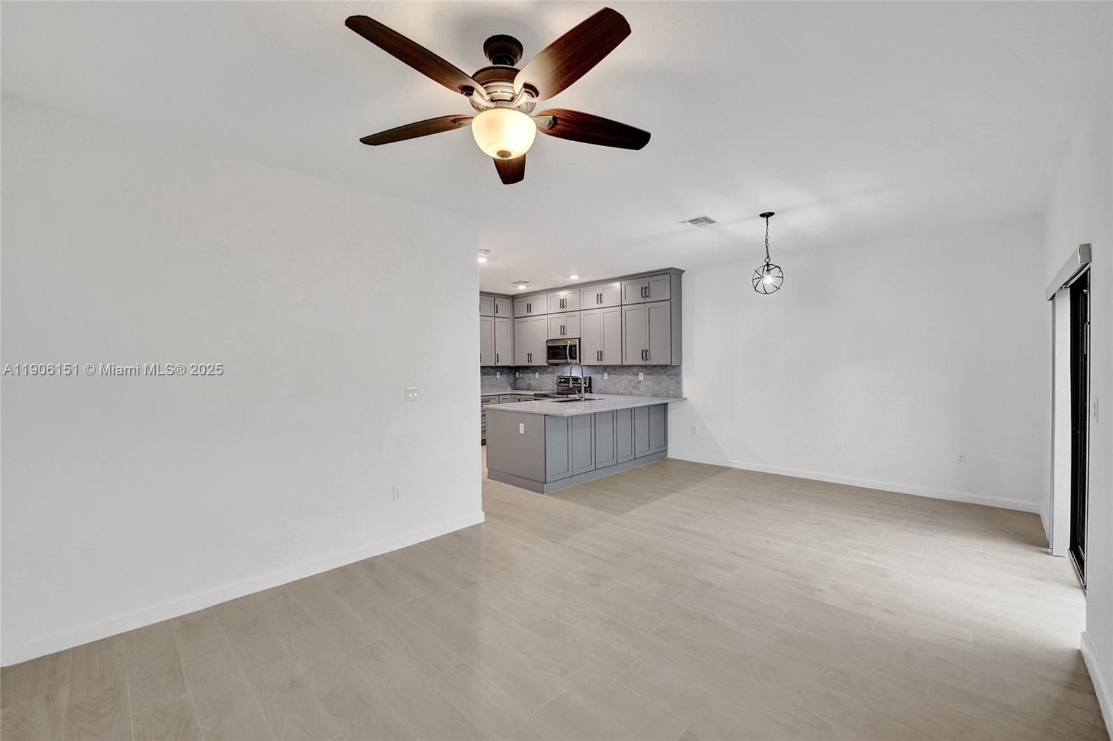 TROTTERS CHASE - Residential