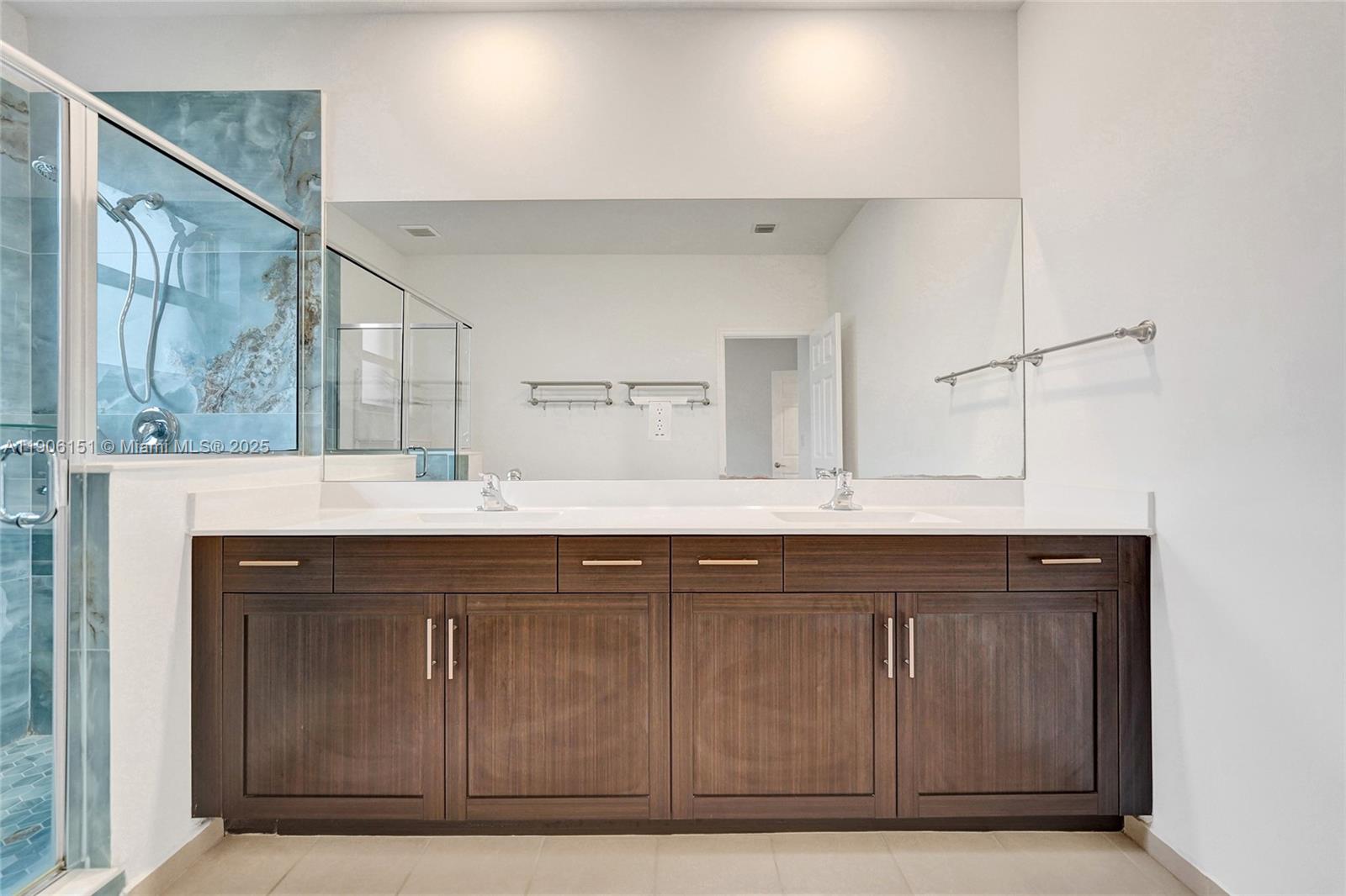 TROTTERS CHASE - Residential