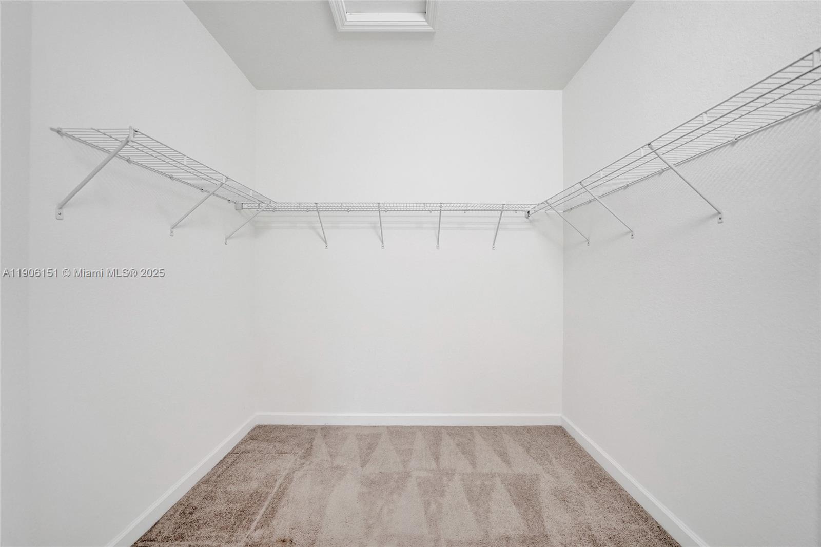 TROTTERS CHASE - Residential