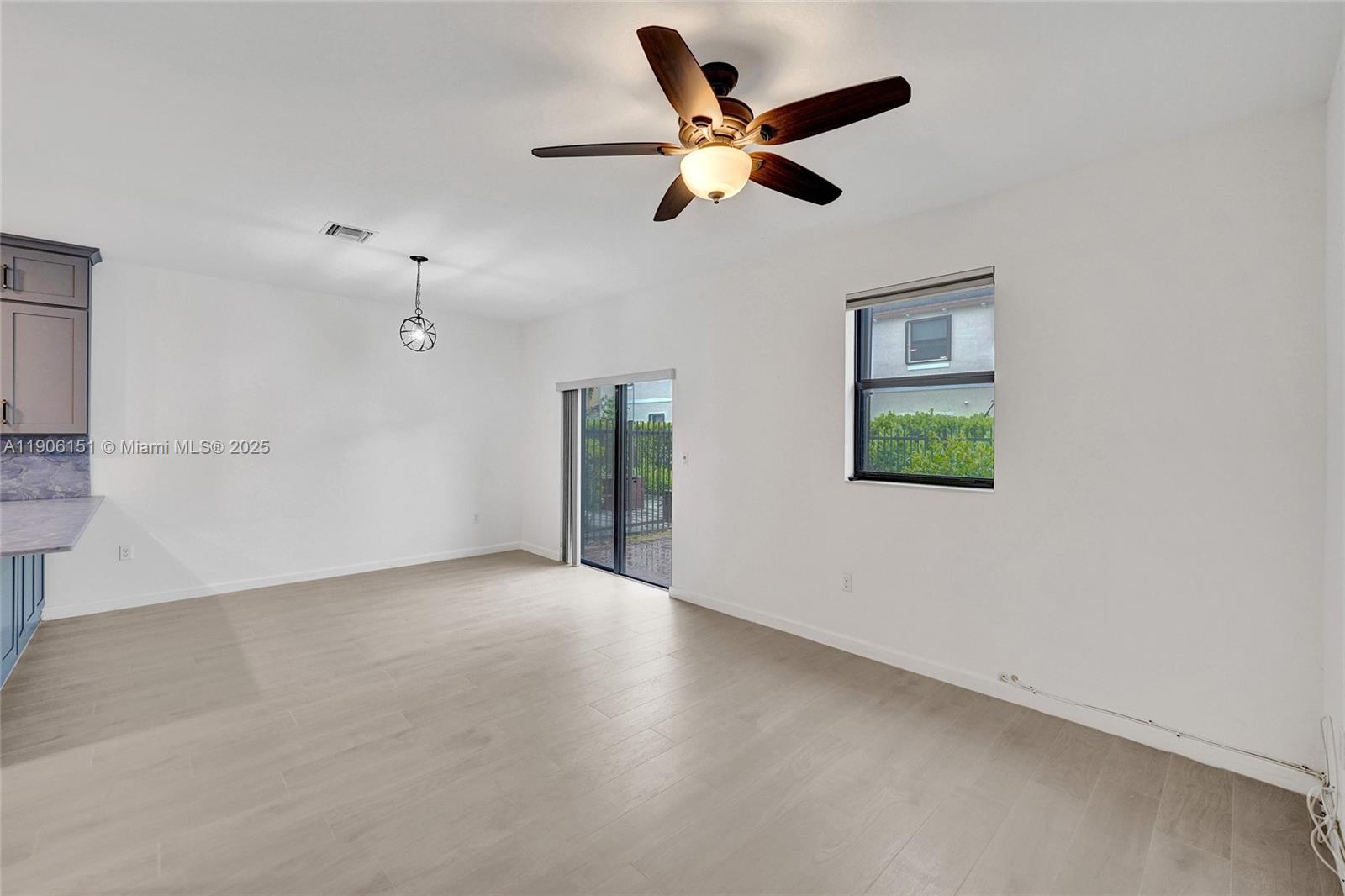 TROTTERS CHASE - Residential