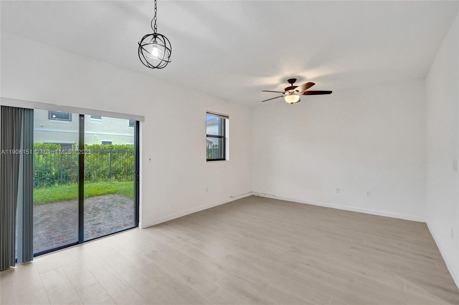 TROTTERS CHASE - Residential