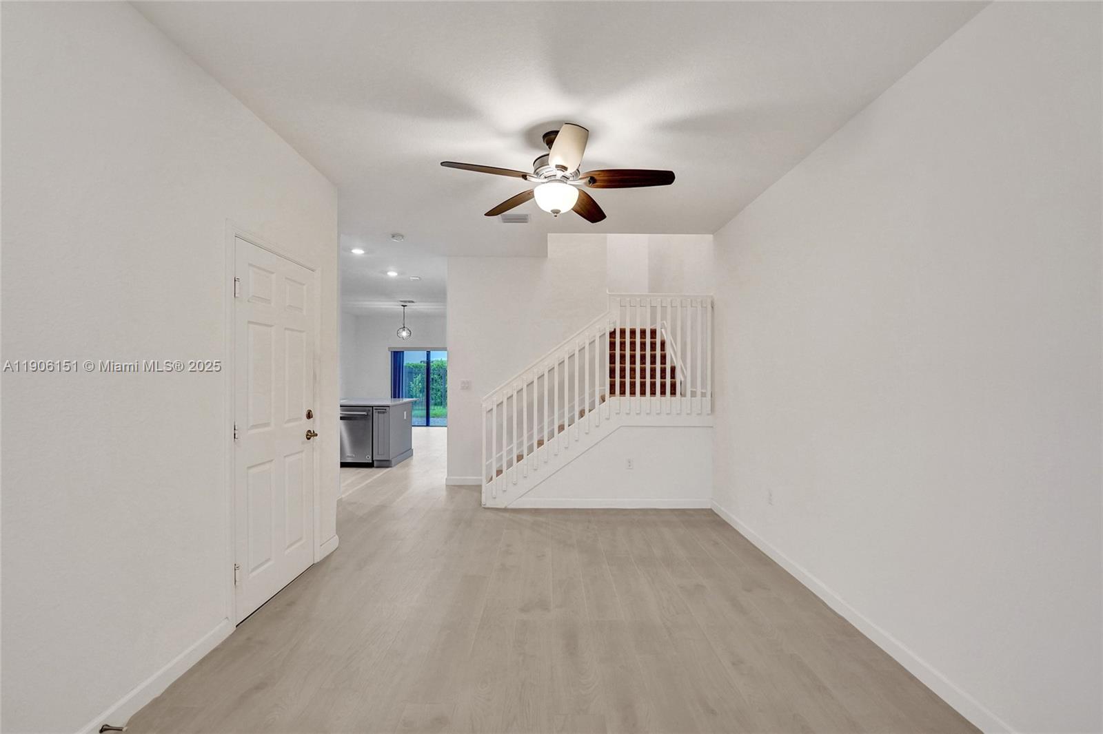 TROTTERS CHASE - Residential