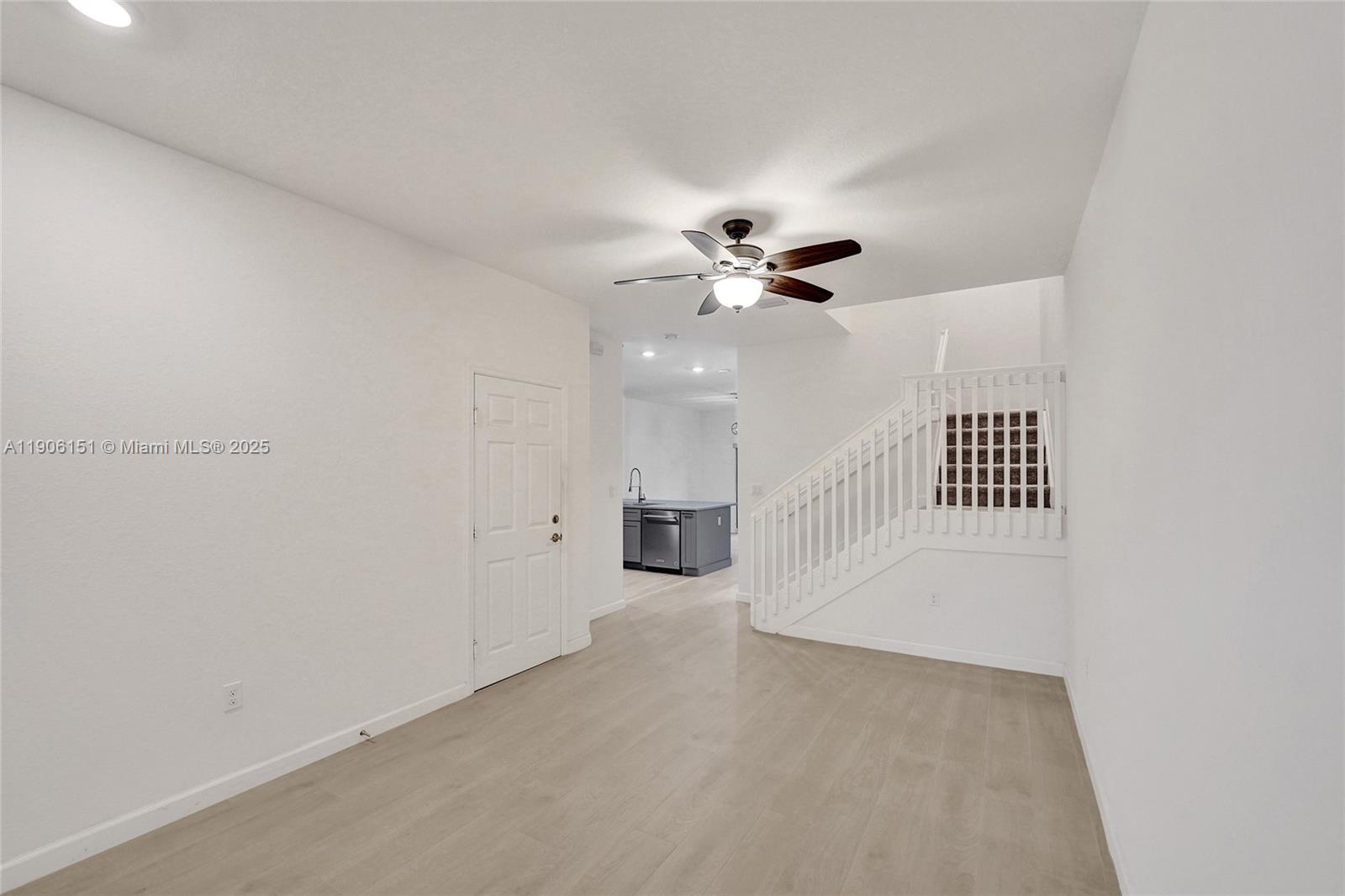 TROTTERS CHASE - Residential