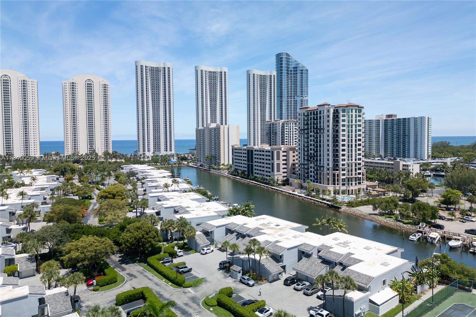 330 Poinciana Dr 1002