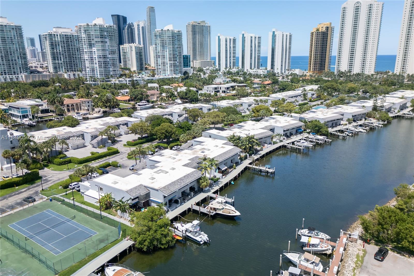 330 Poinciana Dr 1002