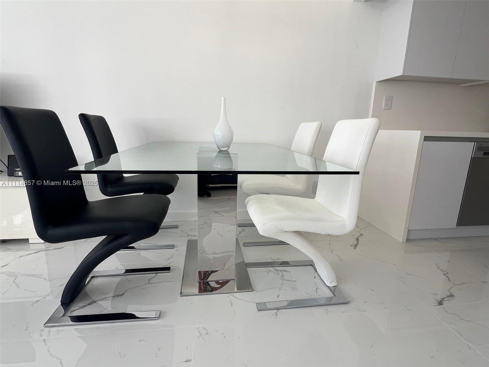 THE DECOPLAGE CONDO - Residential Lease