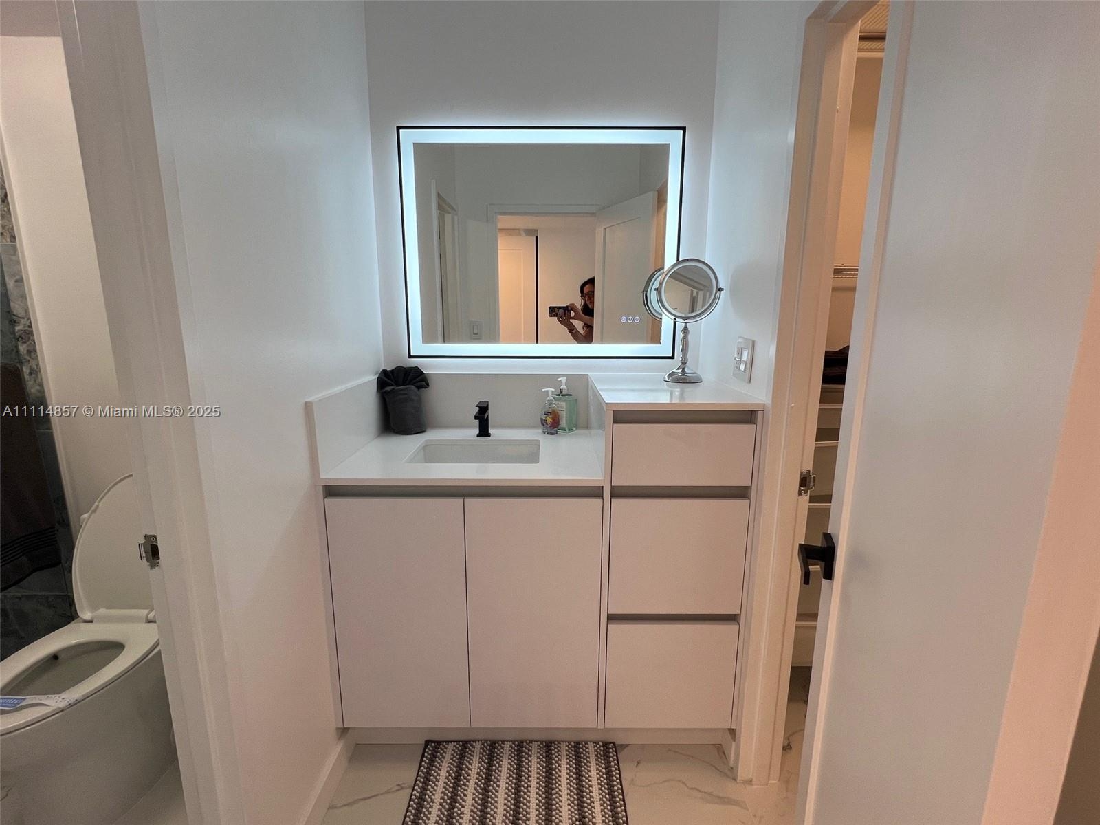 THE DECOPLAGE CONDO - Residential Lease