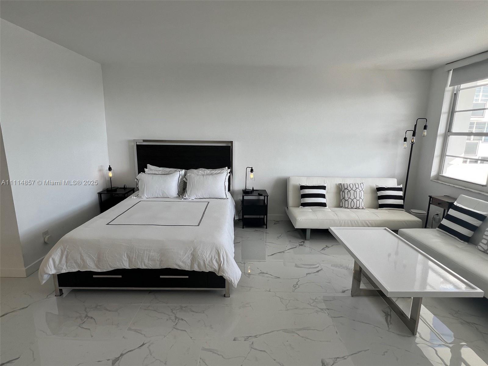 THE DECOPLAGE CONDO - Residential Lease