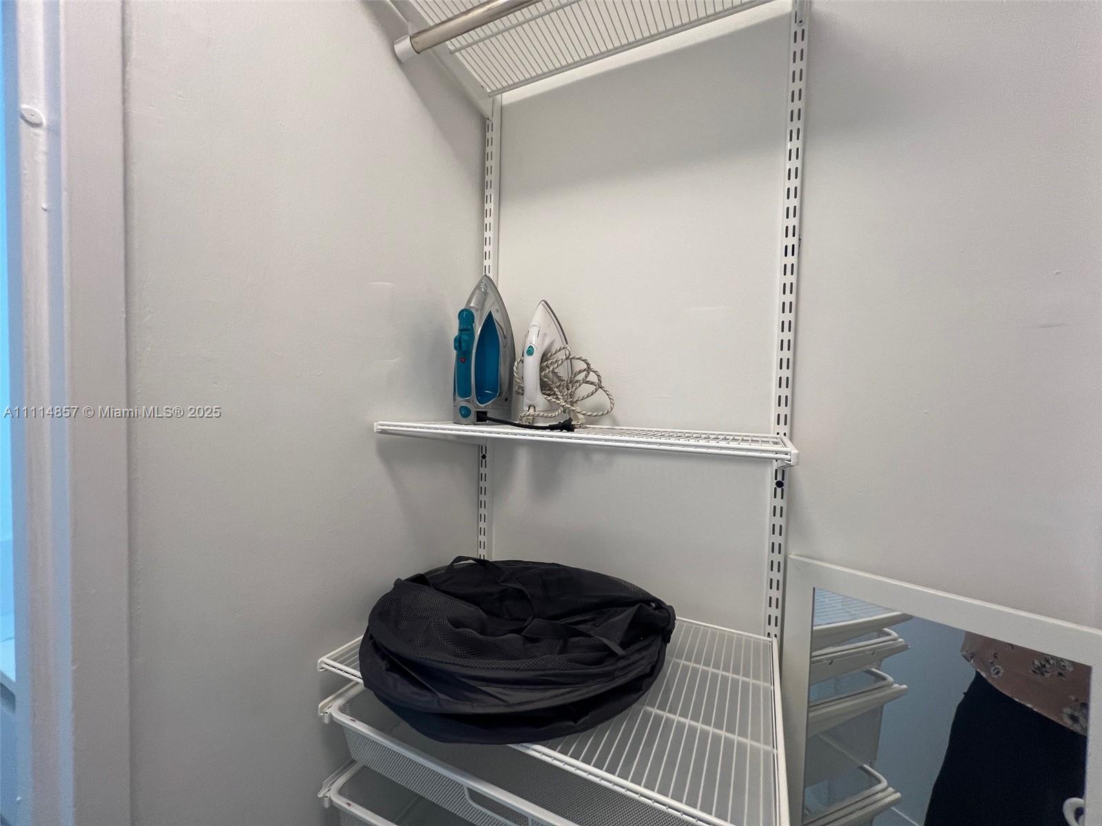 THE DECOPLAGE CONDO - Residential Lease