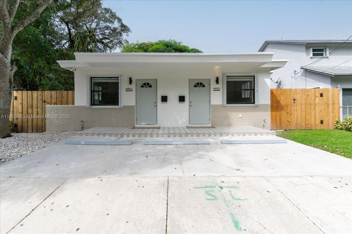 Rental Property at 6532 Sw 59th Ct 6534, South Miami, Miami-Dade County, Florida - Bedrooms: 1 
Bathrooms: 1  - $2,600 MO.