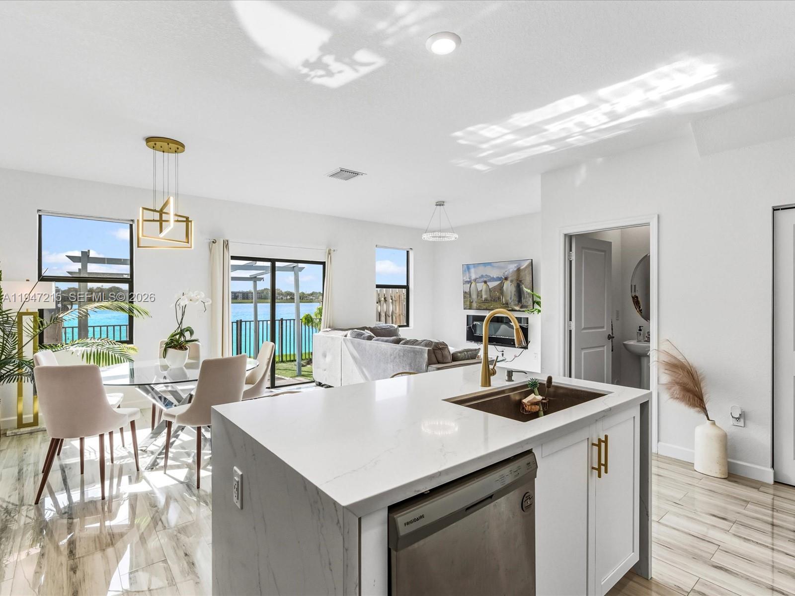 VIA VENTURA NEIGHBORHOOD - Residential