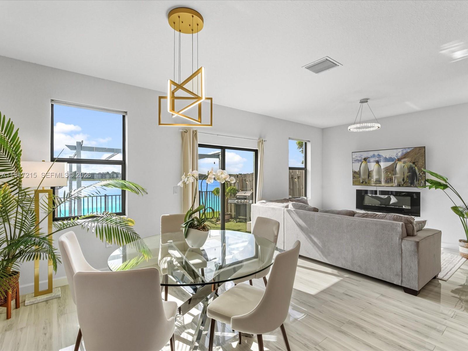 VIA VENTURA NEIGHBORHOOD - Residential