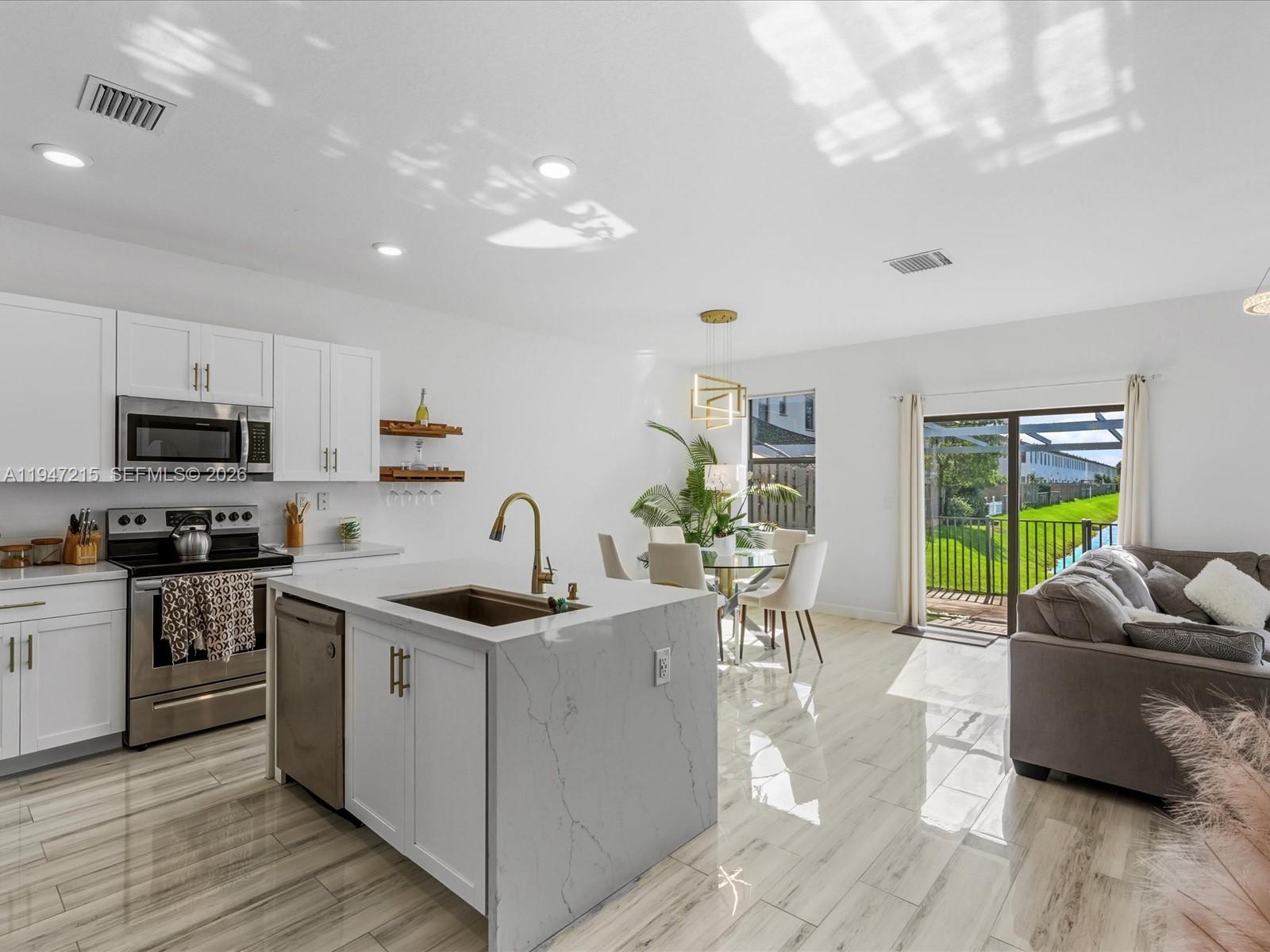 VIA VENTURA NEIGHBORHOOD - Residential