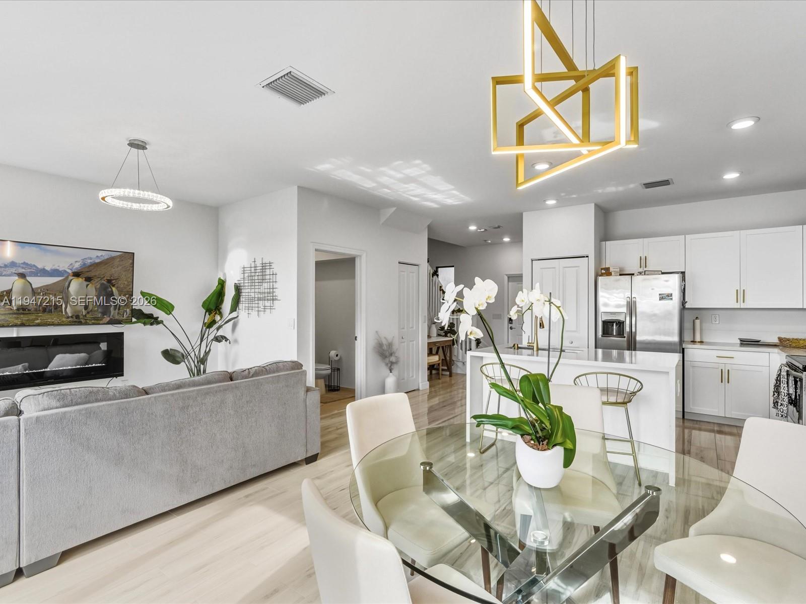 VIA VENTURA NEIGHBORHOOD - Residential