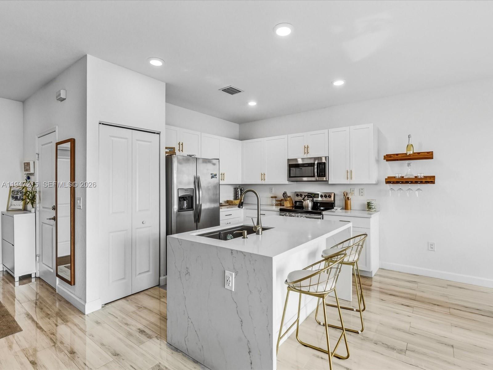 VIA VENTURA NEIGHBORHOOD - Residential