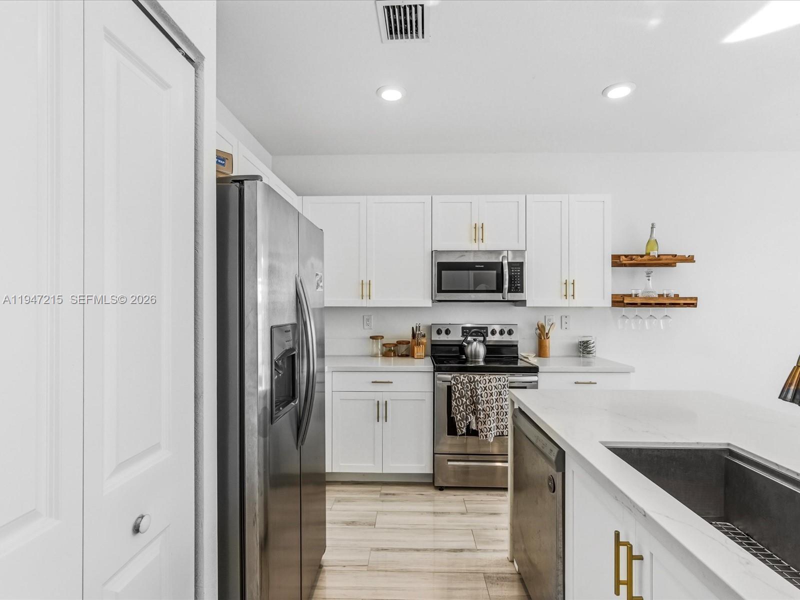 VIA VENTURA NEIGHBORHOOD - Residential