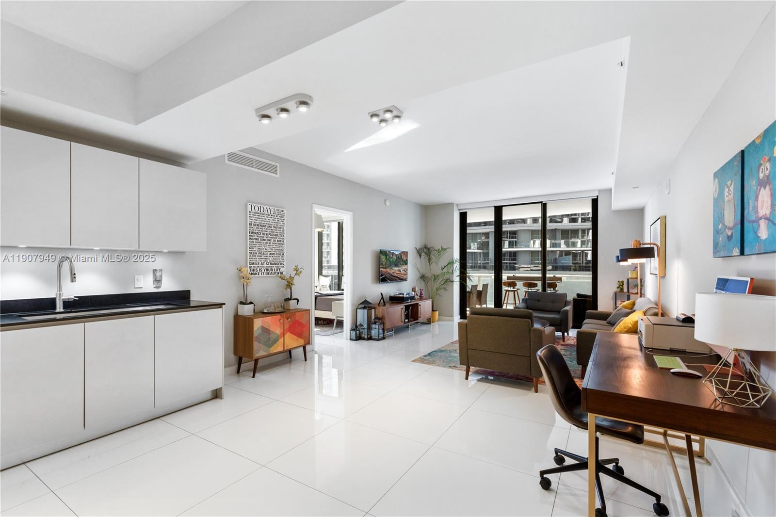 1010 Brickell Ave 1806